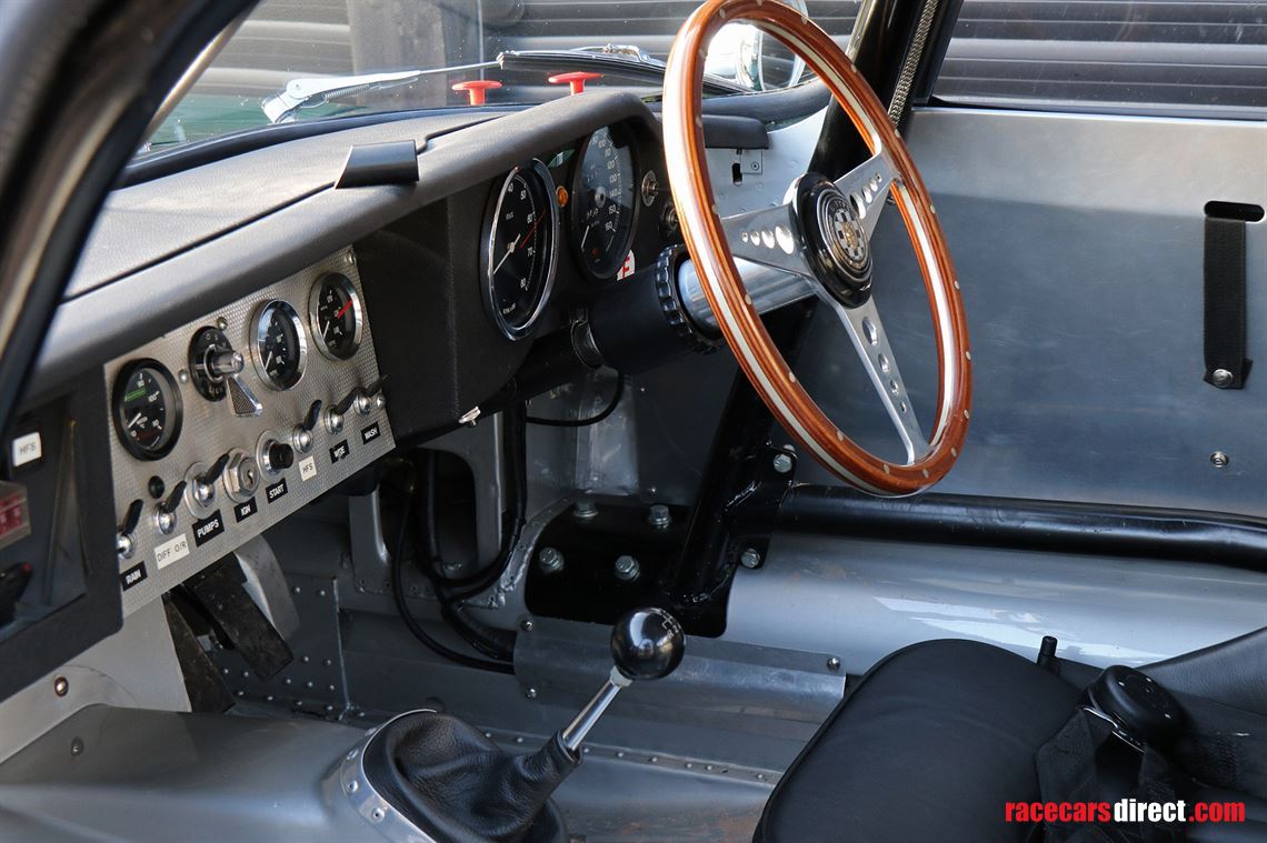 1961-jaguar-e-type-series-i-38-litre-lightwei