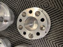 hub-stand-centers