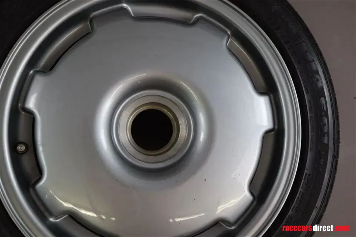 original-jaguar-xj220-speedline-wheels-with-t