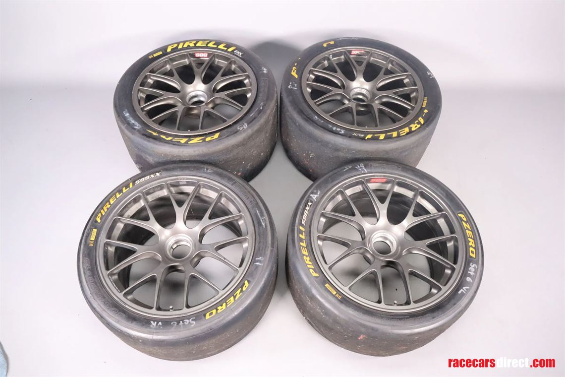 ferrari-599xx-wheel-set-with-pirelli-slicks