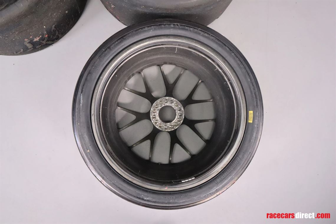 ferrari-599xx-wheel-set-with-pirelli-slicks