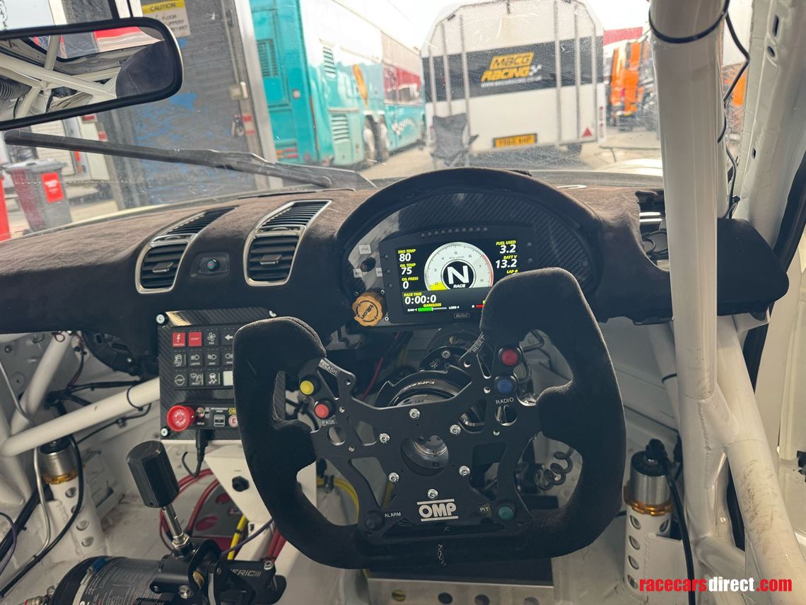 porsche-981-gt4-race-car