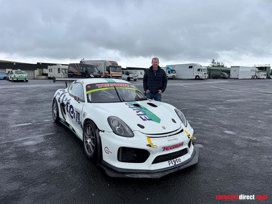 porsche-981-gt4-race-car