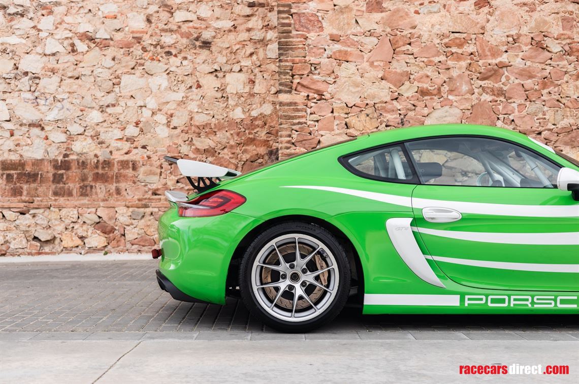 porsche-981-cayman-gt4-clubsport-2016