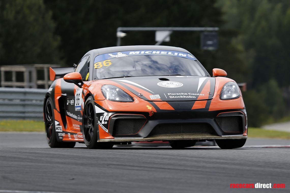 porsche-718-gt4-clubsport-mr