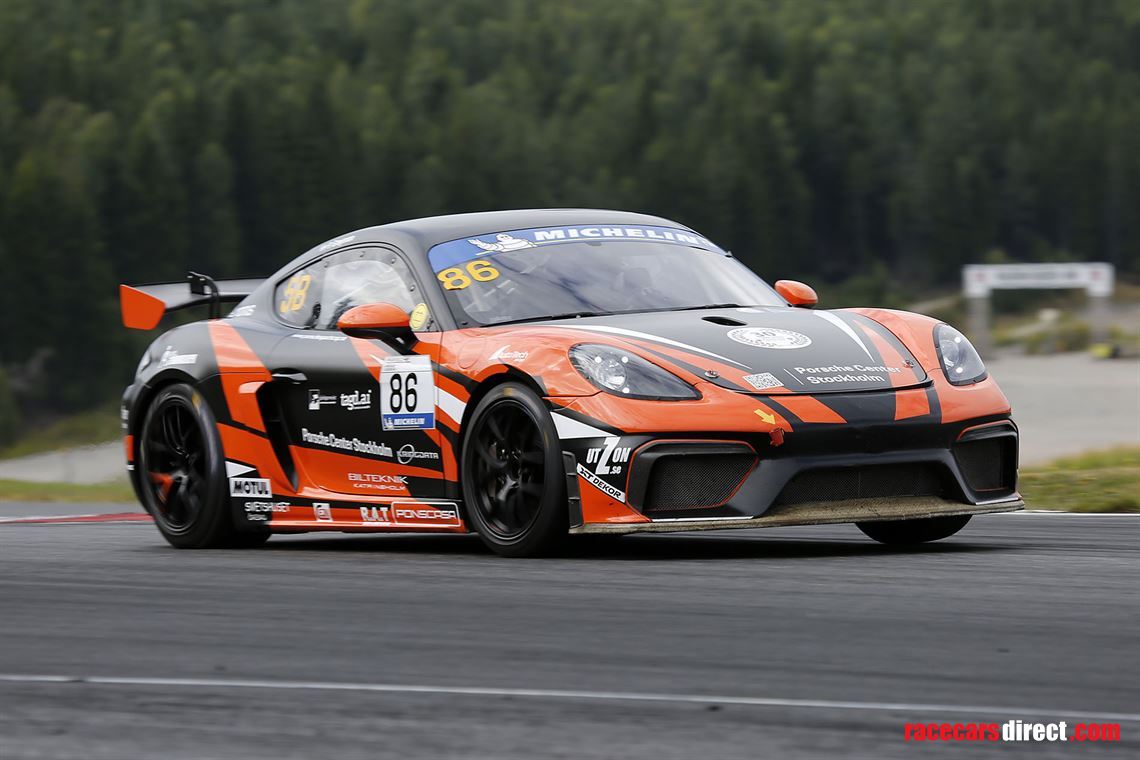 porsche-718-gt4-clubsport-mr