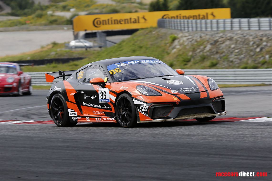 porsche-718-gt4-clubsport-mr