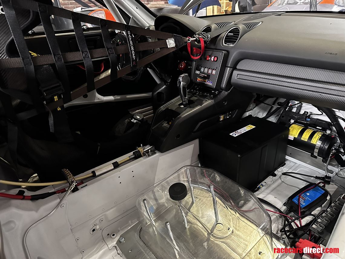 porsche-718-gt4-clubsport-mr
