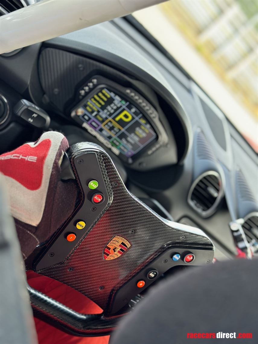 porsche-718-gt4-clubsport-mr