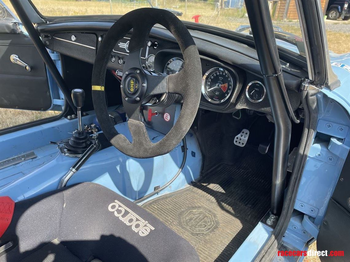mgb-raceroad-legal-stunning