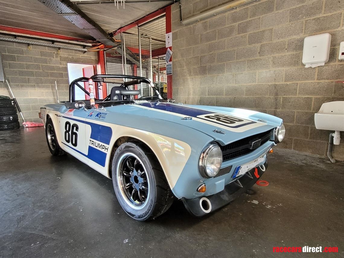 kas-kastner-inspired-triumph-tr6