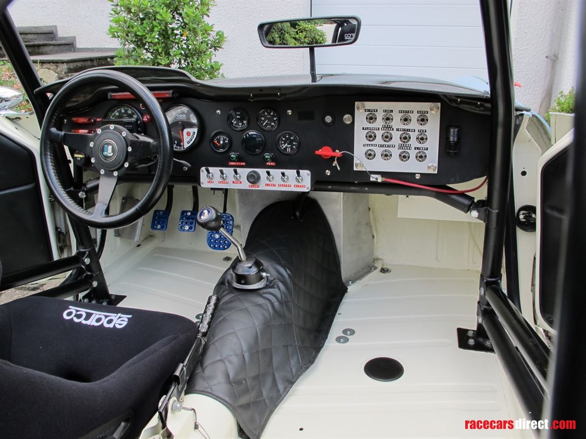 kas-kastner-inspired-triumph-tr6