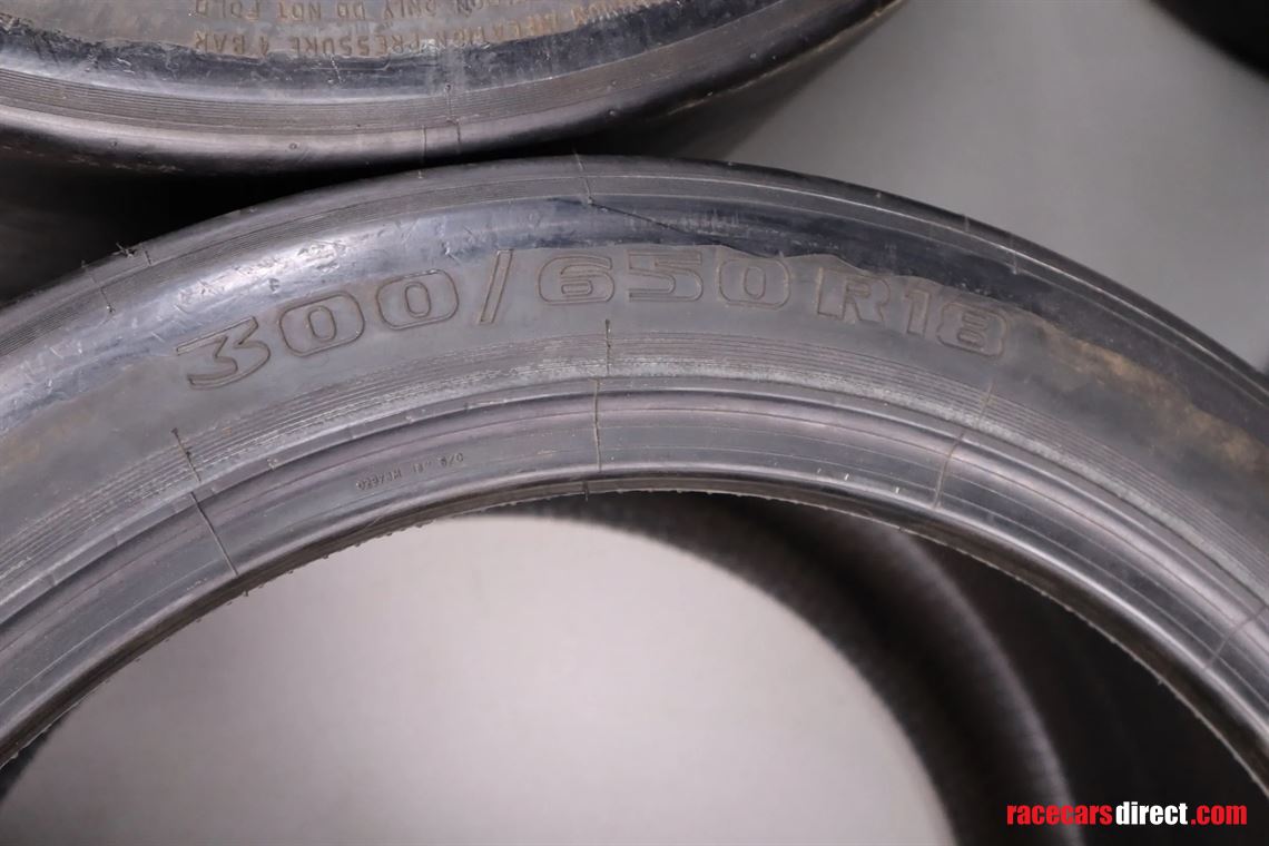 porsche-962-avon-racing-slick-tire-set
