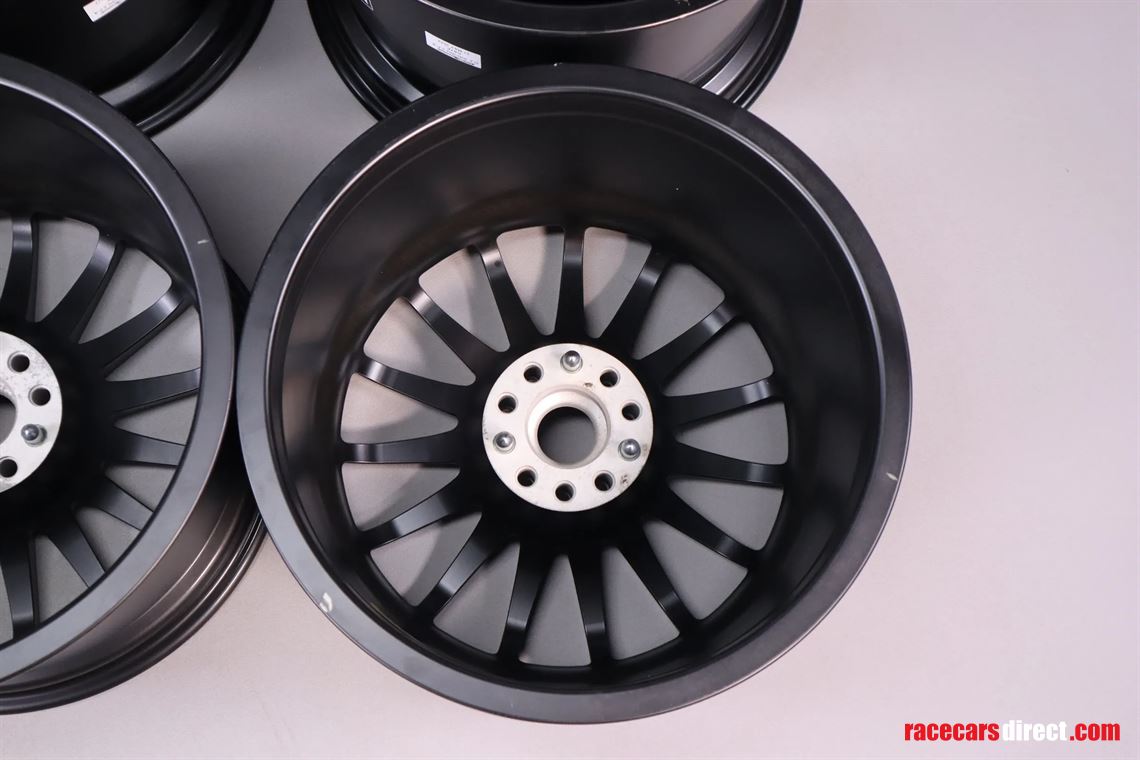 audi-r8-gt3-lms-18-set-of-wheels-black-new