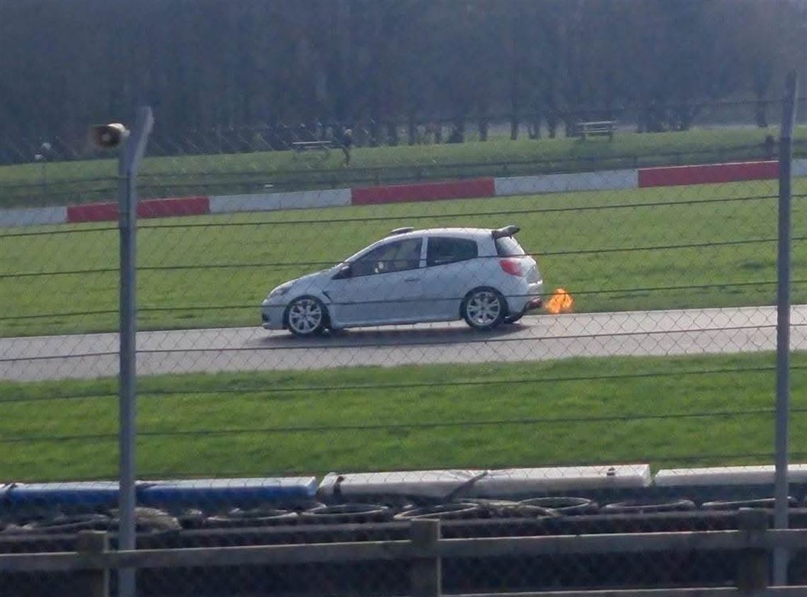 renault-clio-mk3-rs-meglio-500-bhp-ultimate-c