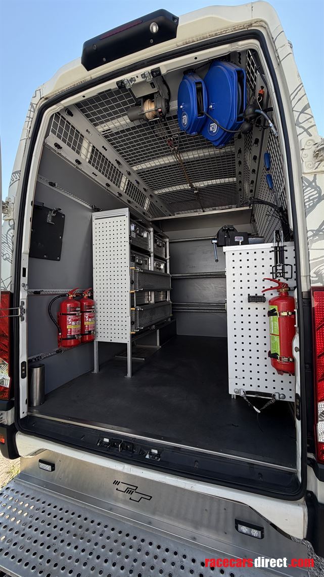 iveco-70c18-service-truck