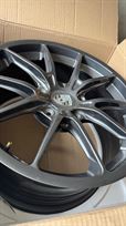 front-wheels-porsche-gt4-clubsport