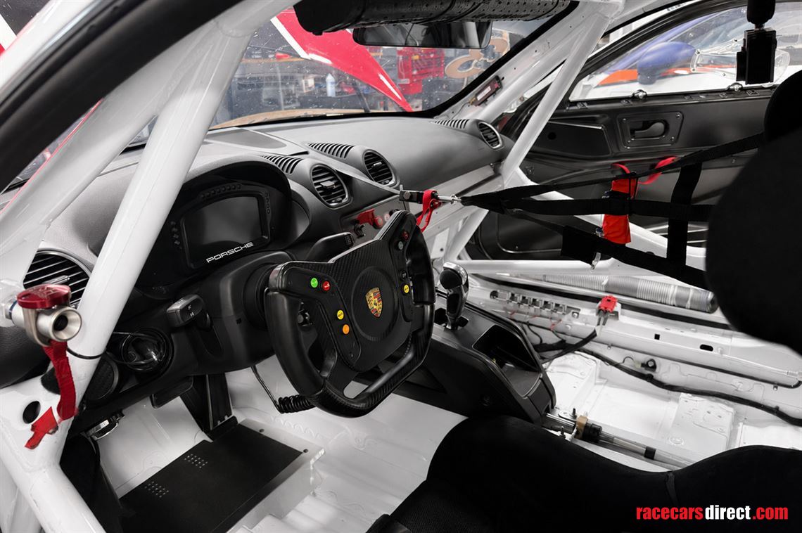 2023---porsche-718-cayman-gt4-clubsport---219