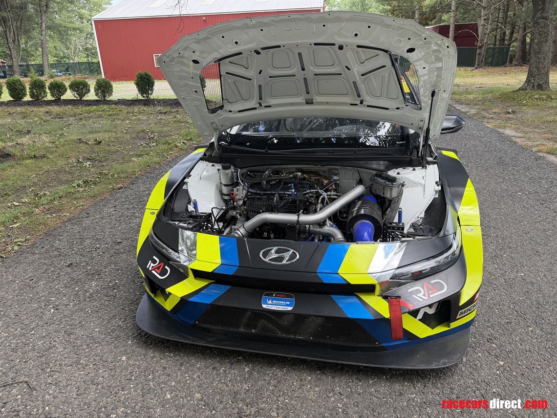 2025-hyundai-elantra-n-tcr-evo-race-car-imsa