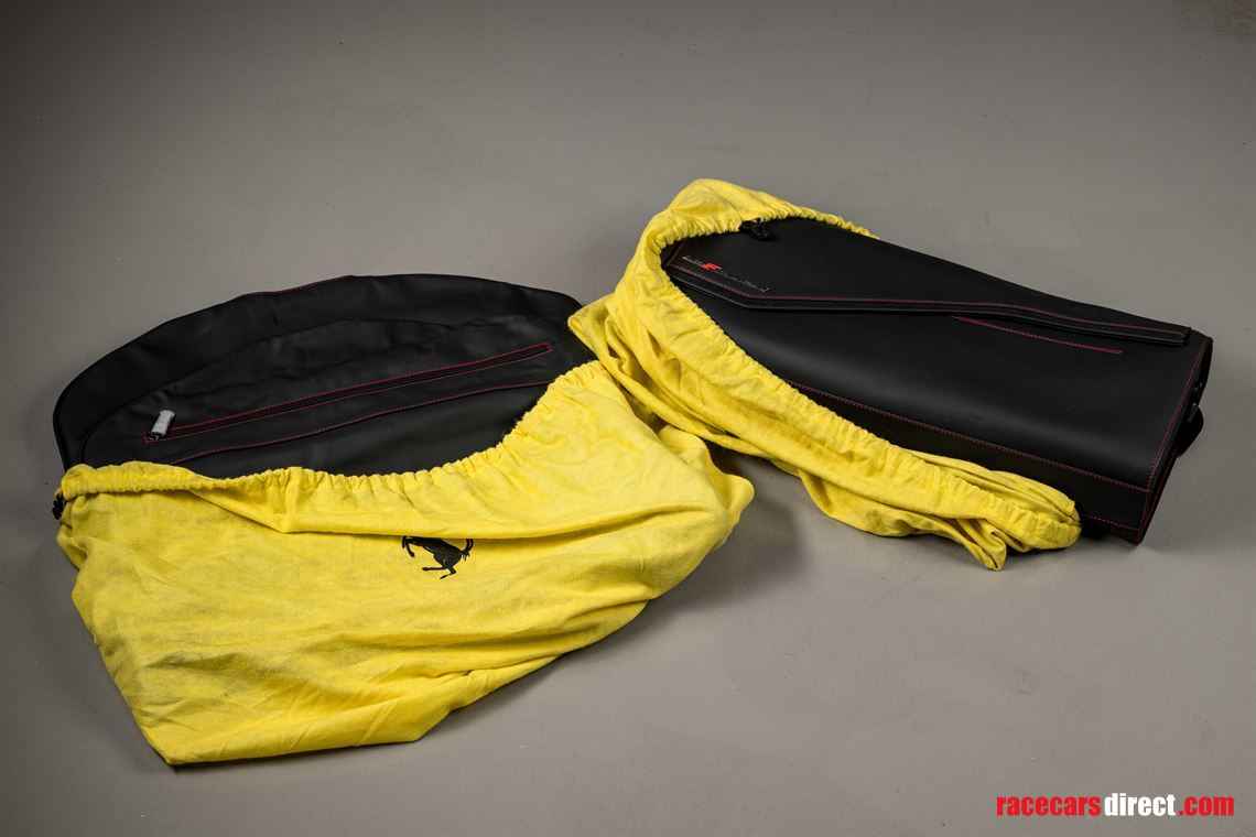 la-ferrari-luggage-set