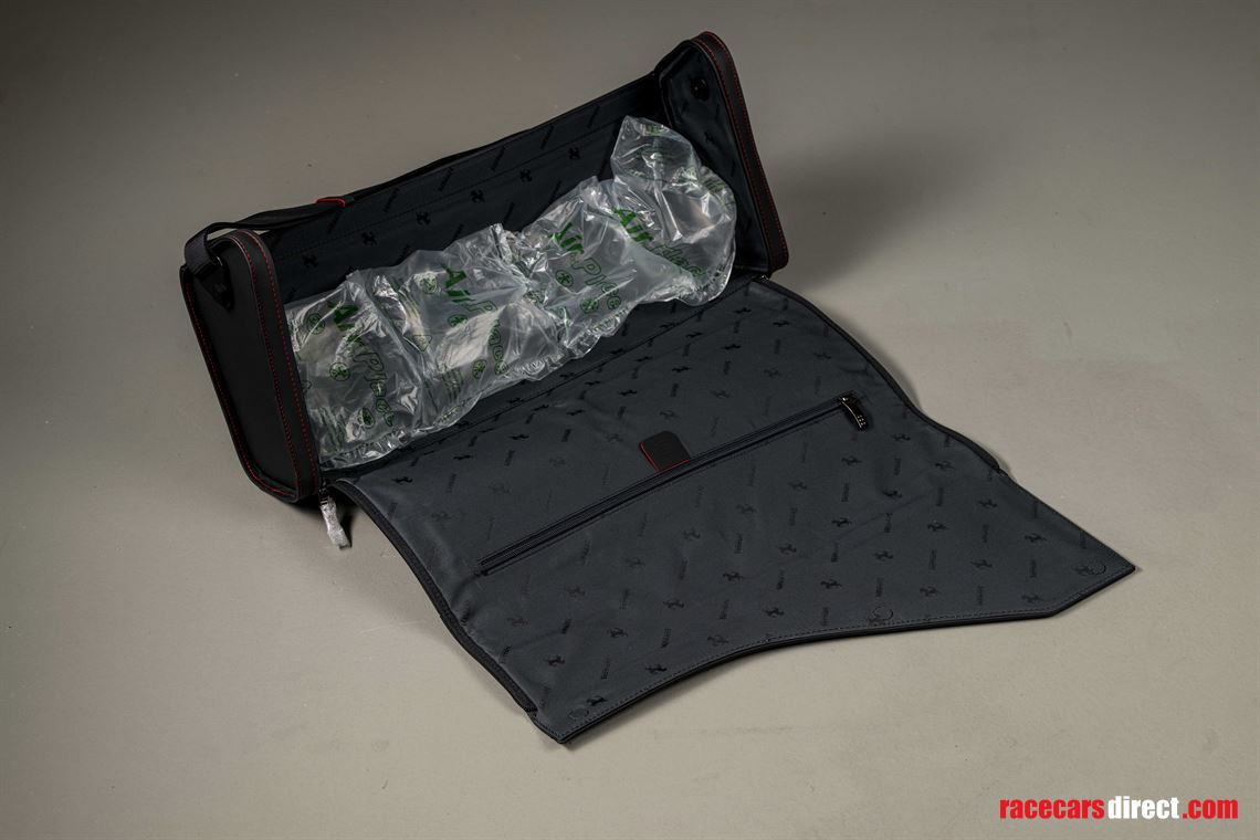 la-ferrari-luggage-set
