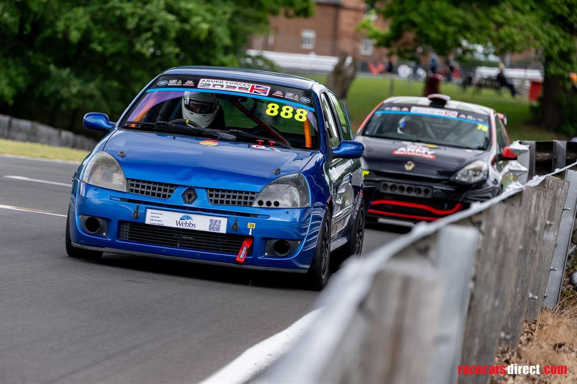 2003-renault-clio-182-race-car