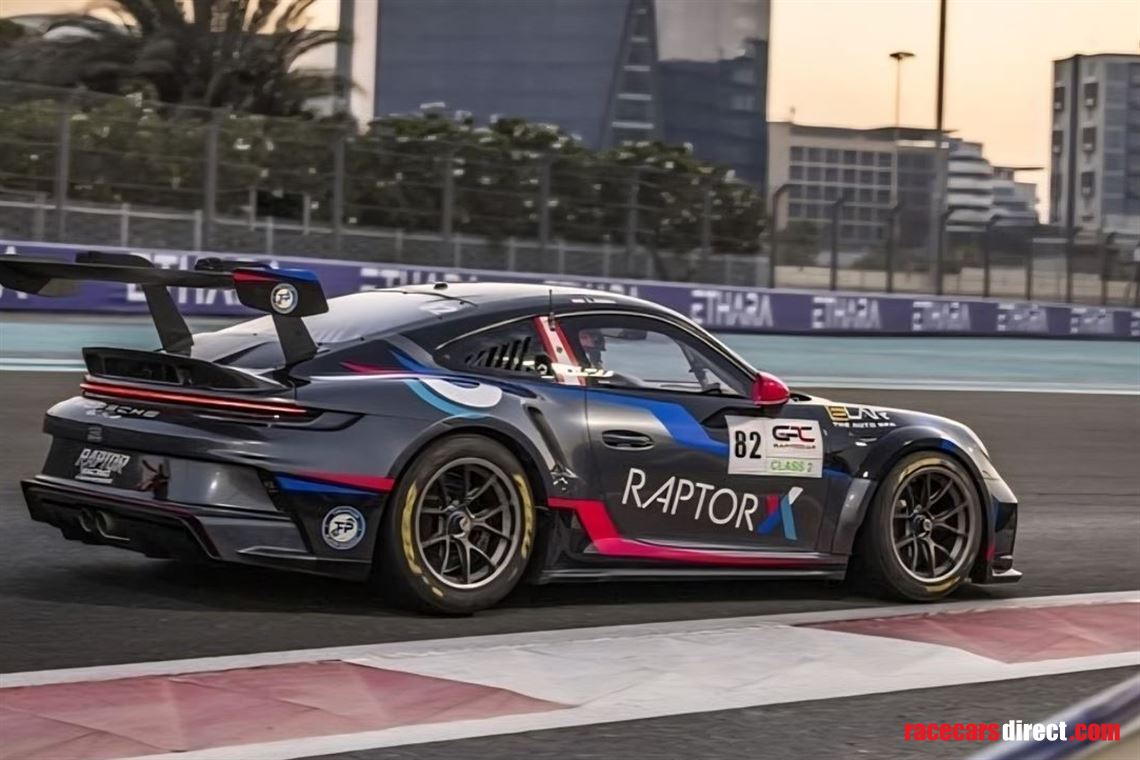 2-porsche-992-cups