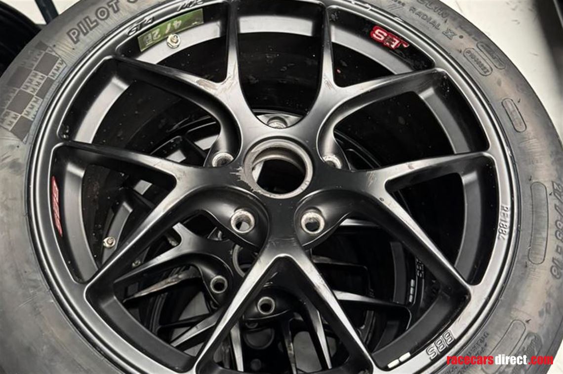 porsche-718-gt4-manthey-racing-wheels