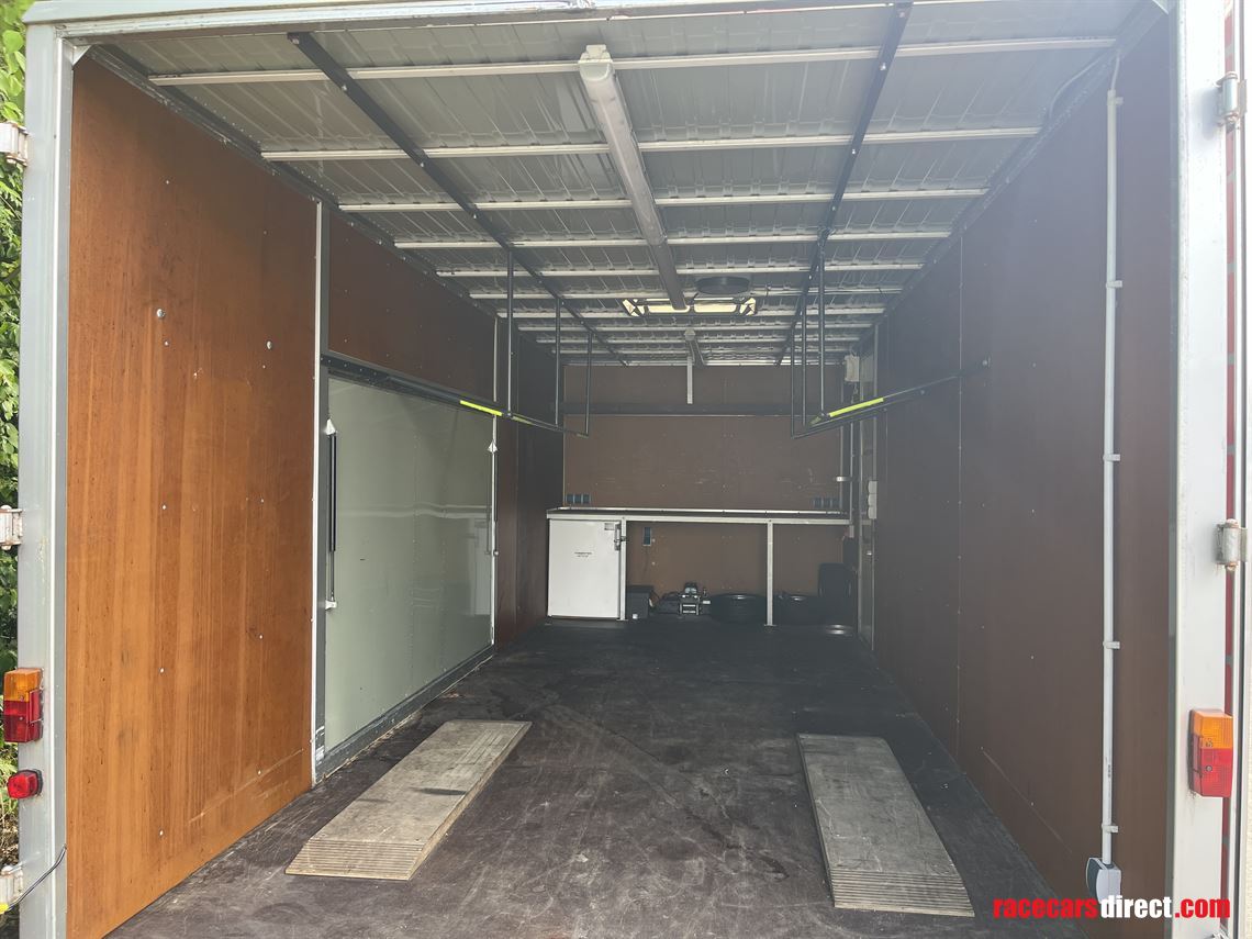 motorsport-trailer-including-workbench-and-wi