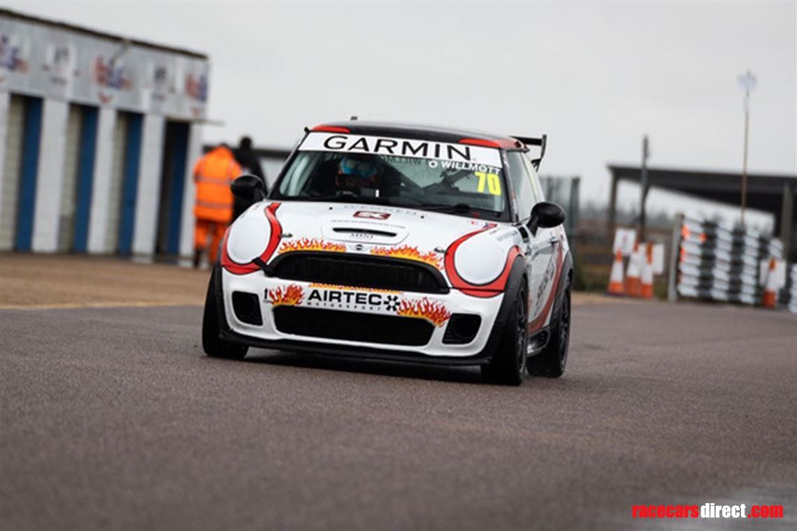 championship-winning-mini-challenge-clubsport