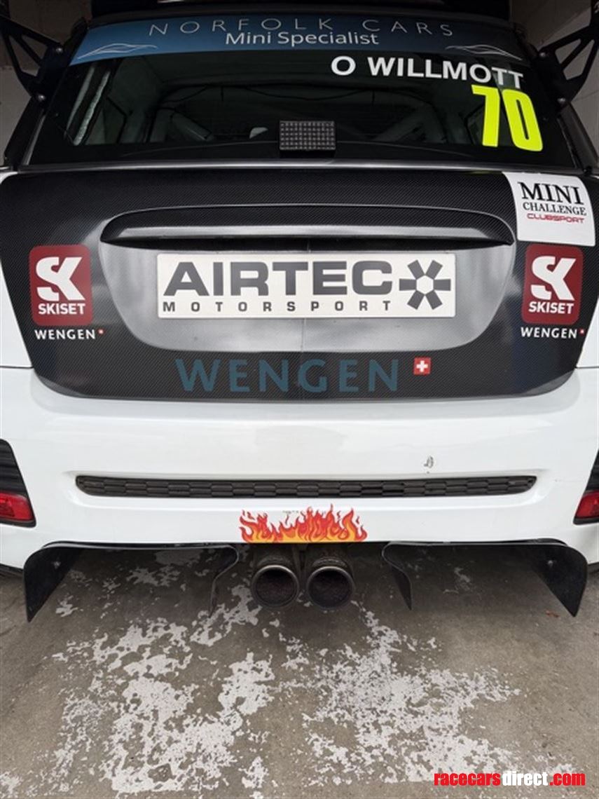 championship-winning-mini-challenge-clubsport