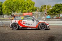 championship-winning-mini-challenge-clubsport
