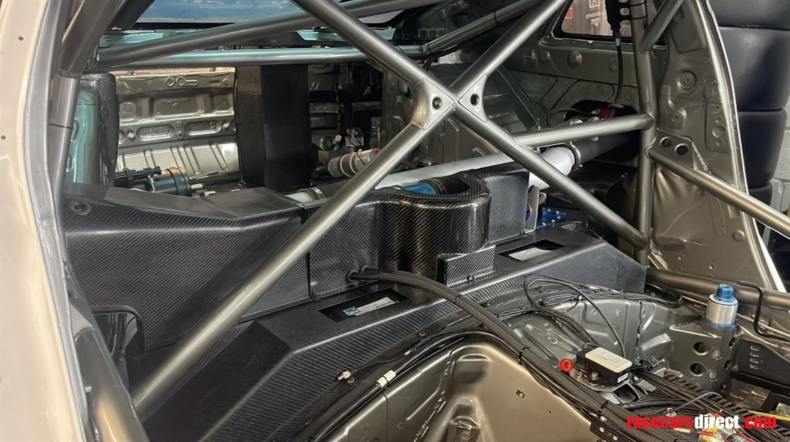 nissan-gt3-fuel-tank-closing-panels