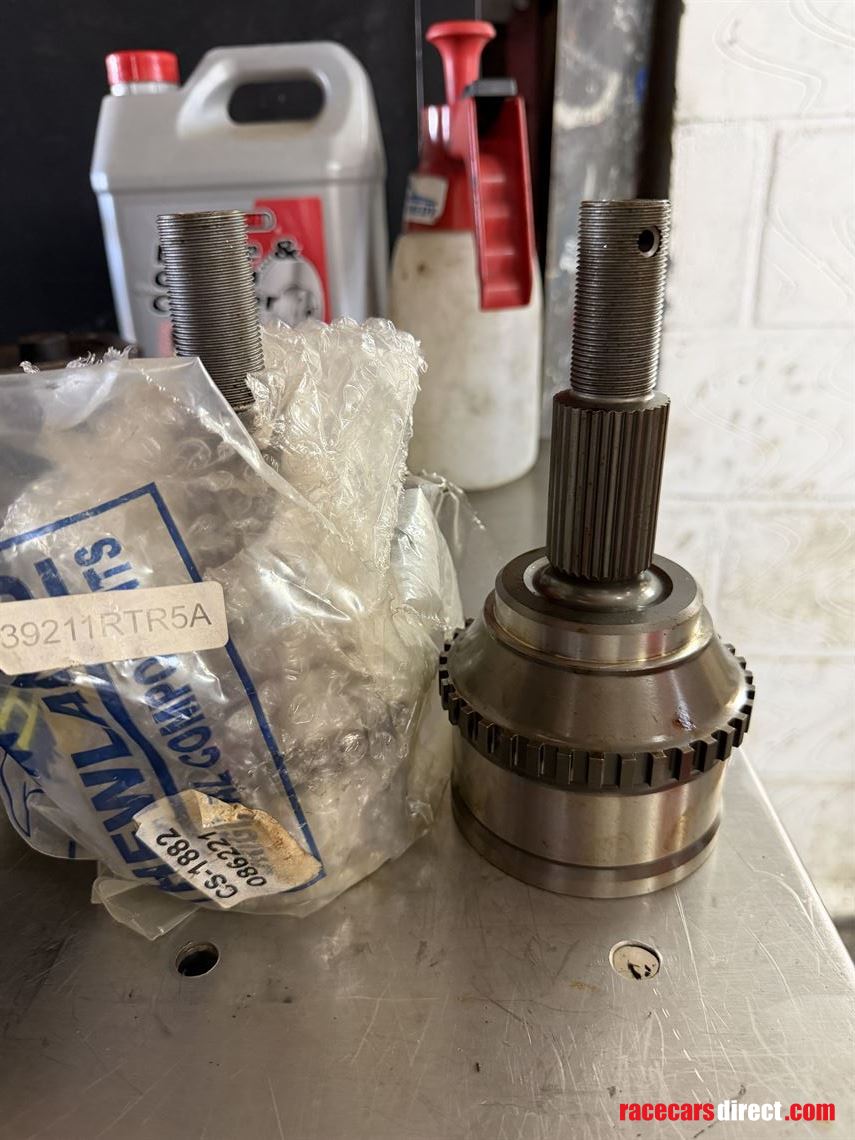 hewland-cs1882-a-tripoid-flange