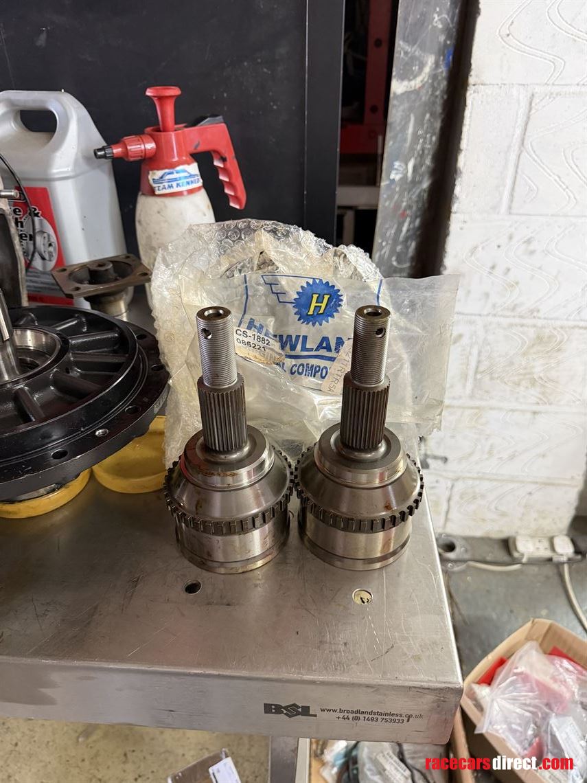 hewland-cs1882-a-tripoid-flange