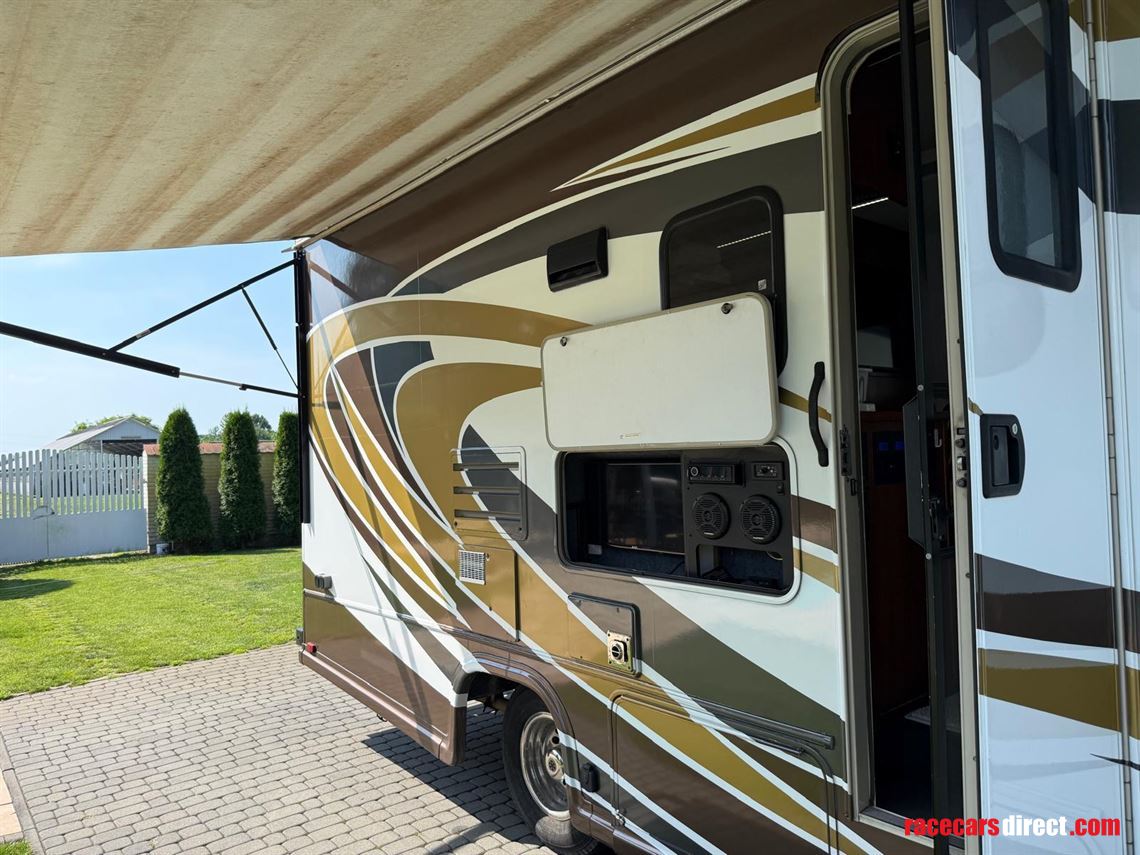 luxury-mercedes-sprinter-motorhome
