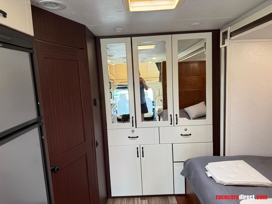 luxury-mercedes-sprinter-motorhome