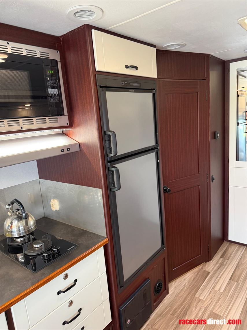 luxury-mercedes-sprinter-motorhome