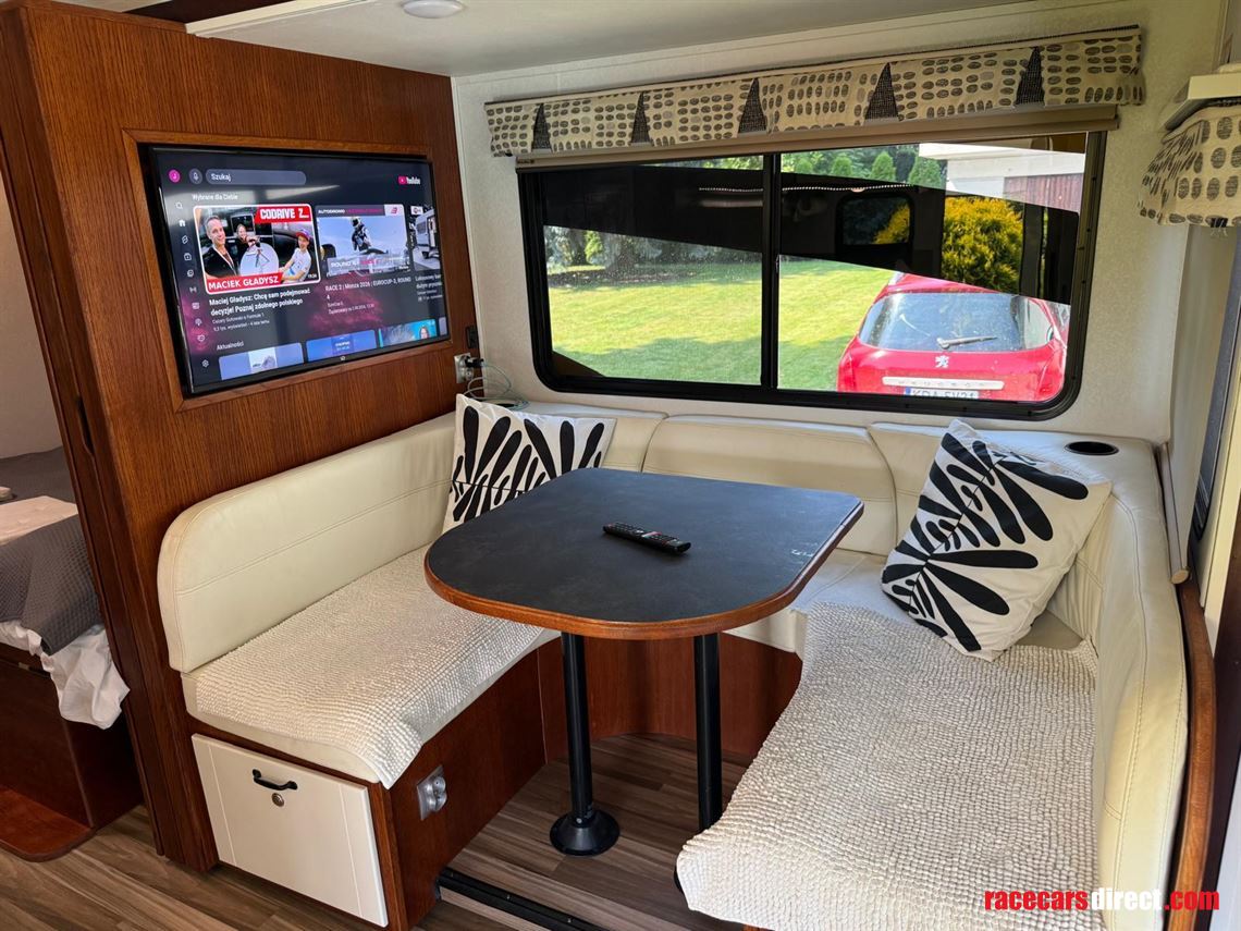 luxury-mercedes-sprinter-motorhome