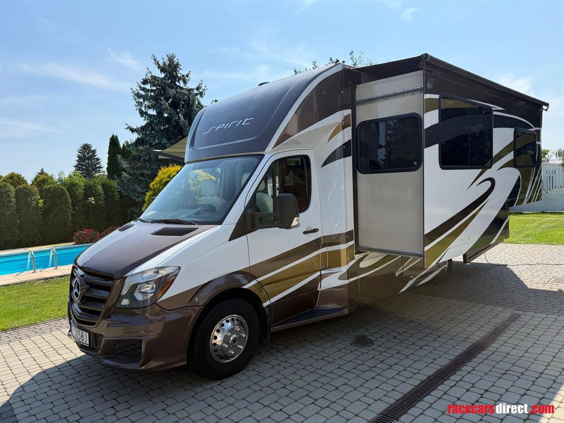 luxury-mercedes-sprinter-motorhome