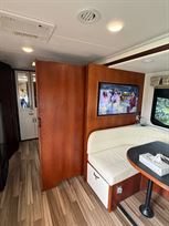 luxury-mercedes-sprinter-motorhome