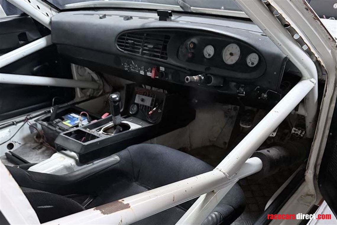 porsche-944-racertrack