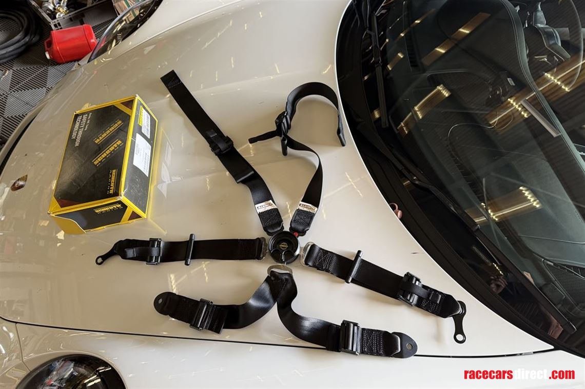 schroth-nissan-lmp1-harness-set