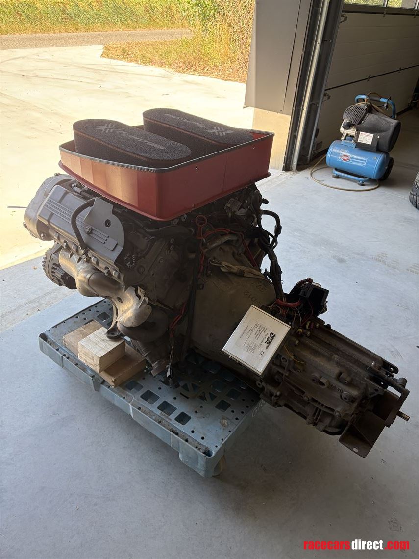 race-engine-bmw-s65b40-with-6mt-gearbox