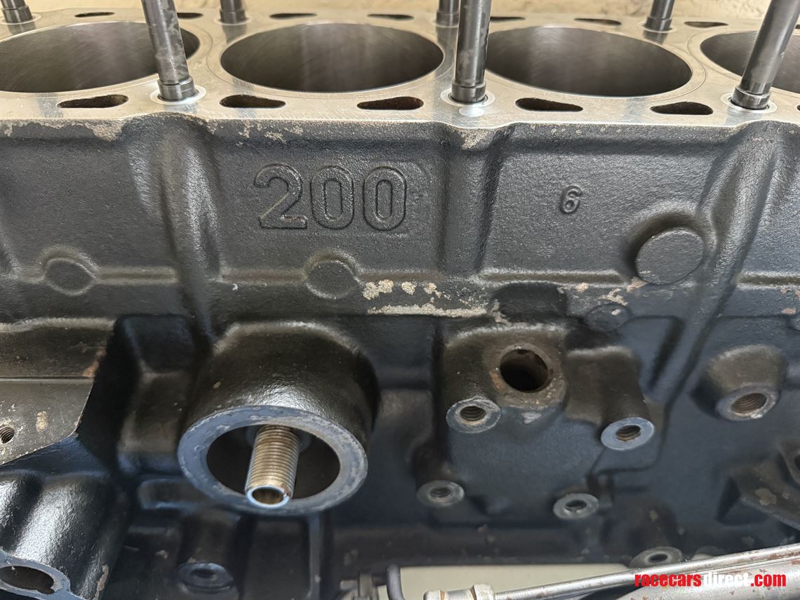 ford-cosworth-yb-race-engine