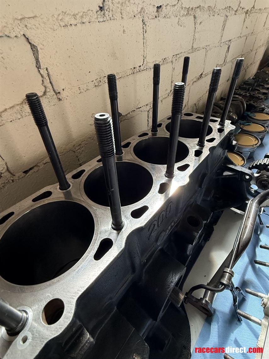 ford-cosworth-yb-race-engine