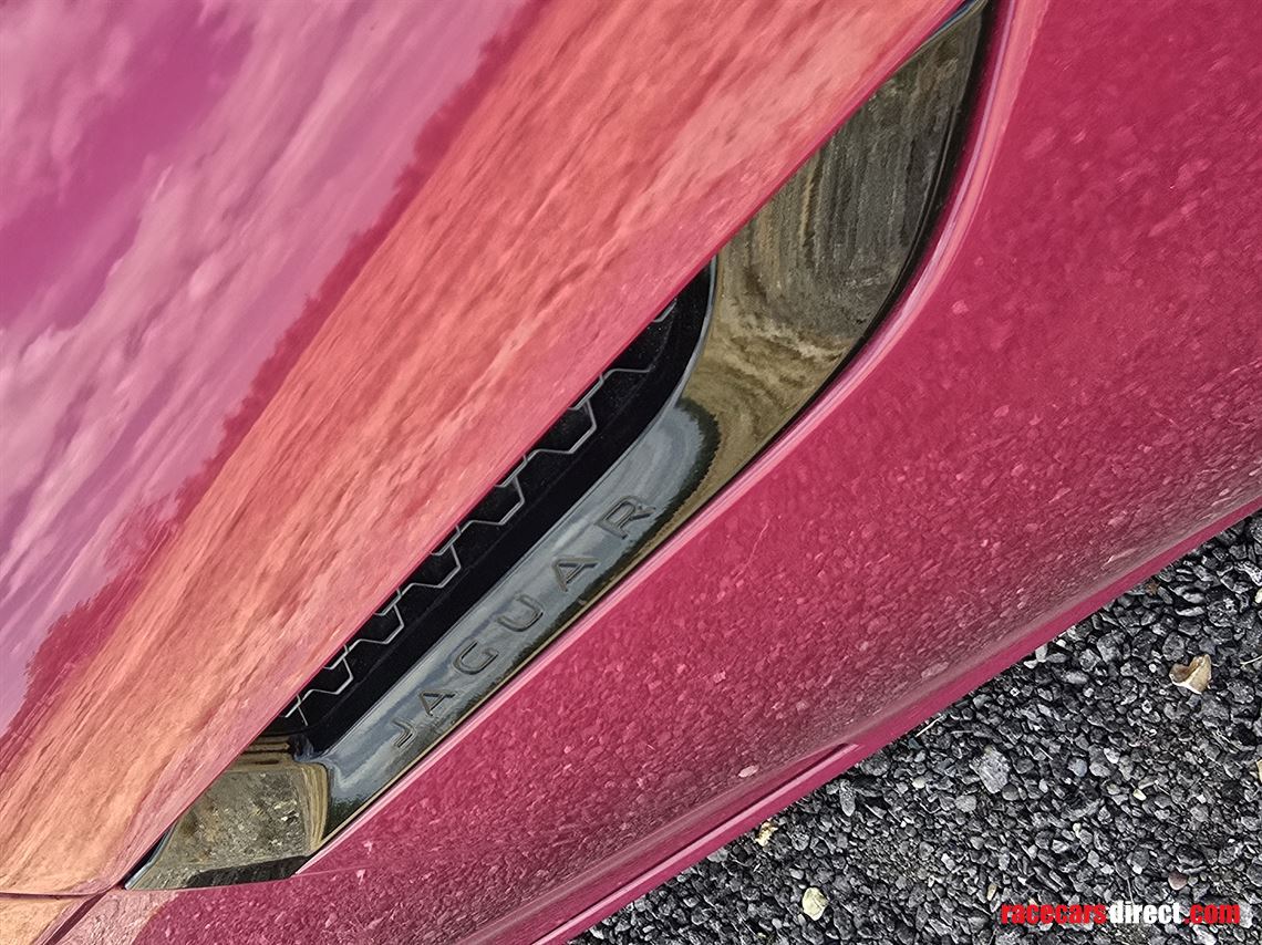 jaguar-f-type-v8-supercharged-one-off-porsche