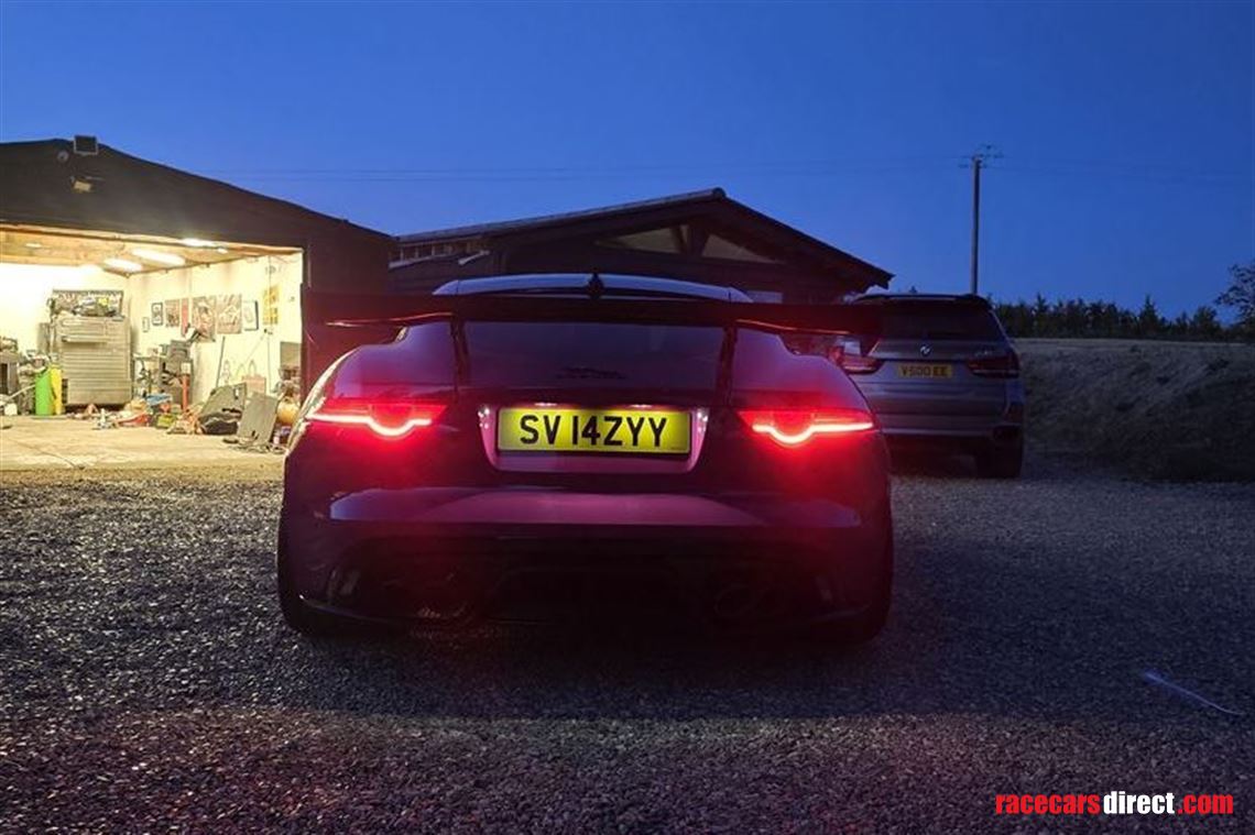 jaguar-f-type-v8-supercharged-one-off-porsche
