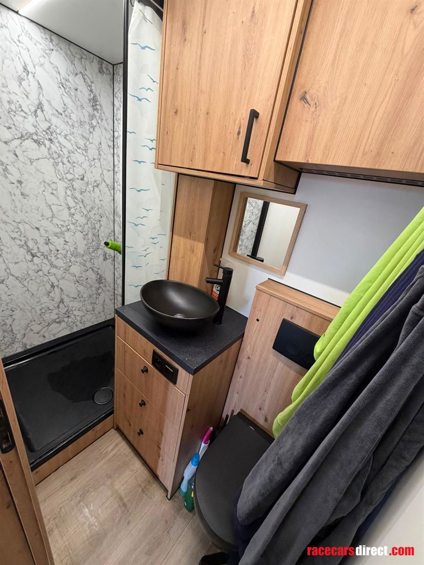 expandable-with-living-room-and-workshophospi