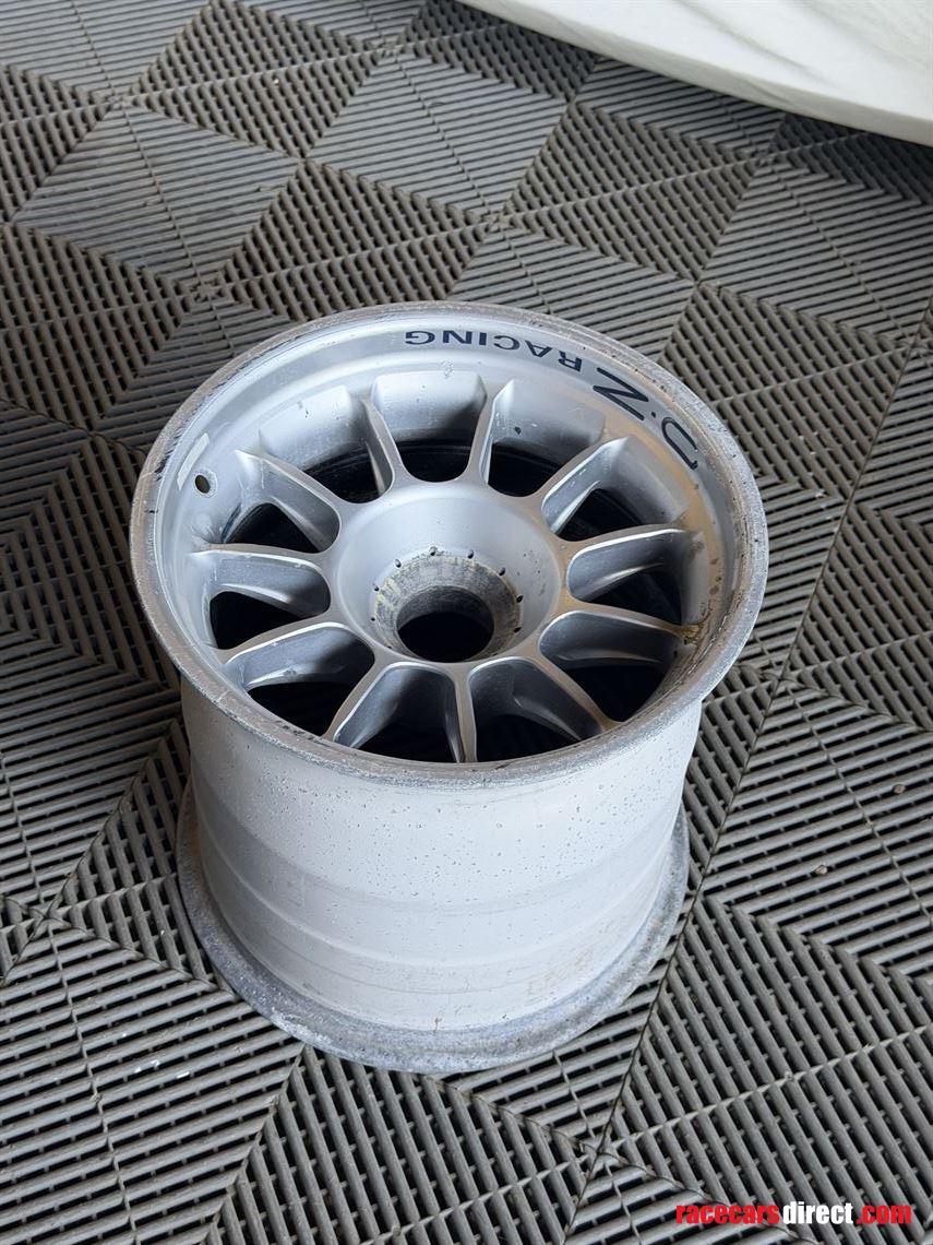f1-wheel